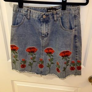 Denim skirt with floral embroidery SIZE M